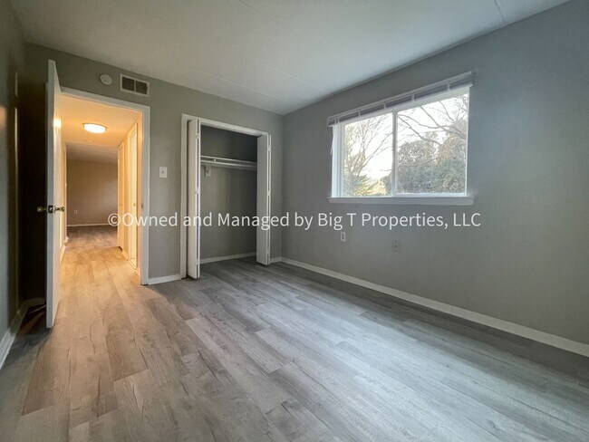 Building Photo - 125-U Clubhouse Dr SW