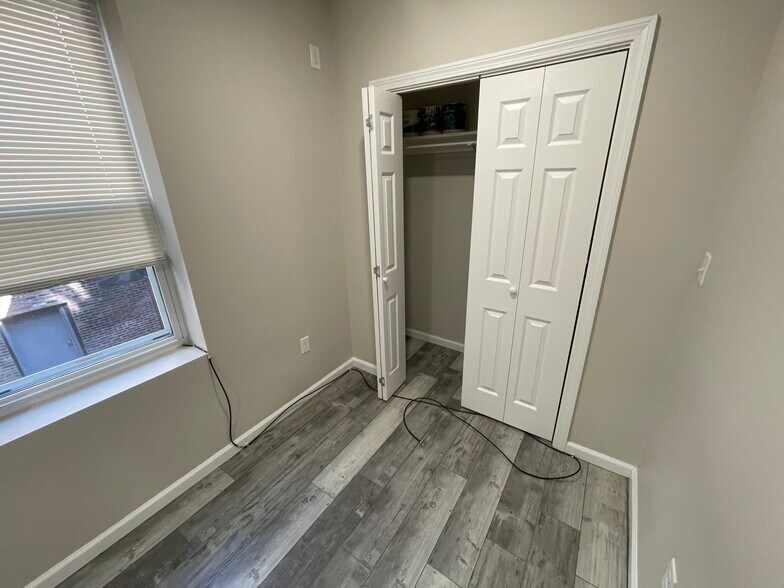 Building Photo - 205 Endicott St