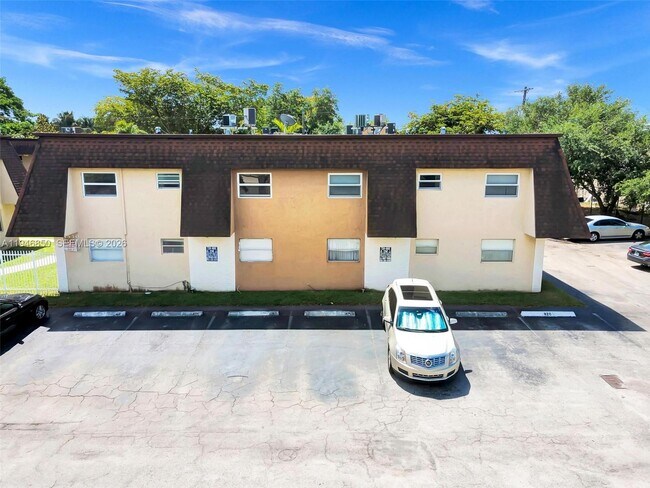 Building Photo - 4530 SW 54th St