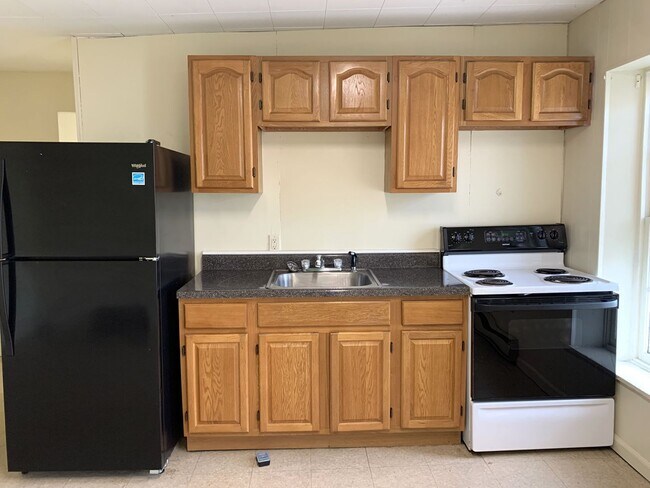 Building Photo - 212 E King St