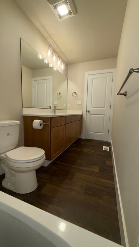 Building Photo - 2527 Wesleyan Dr