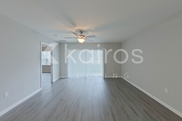 Building Photo - 8710 SW 44th Ct