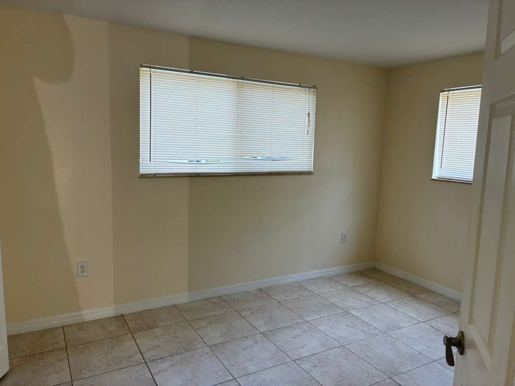 Building Photo - 14500 SW 88th Ave