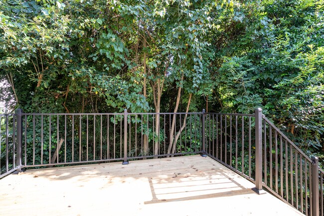 Building Photo - 114 Newman St