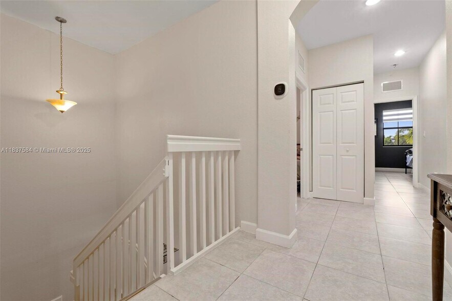 Building Photo - 8945 W 33rd Ave