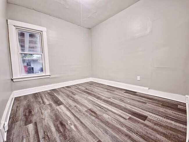 Building Photo - 4321 Storer Ave
