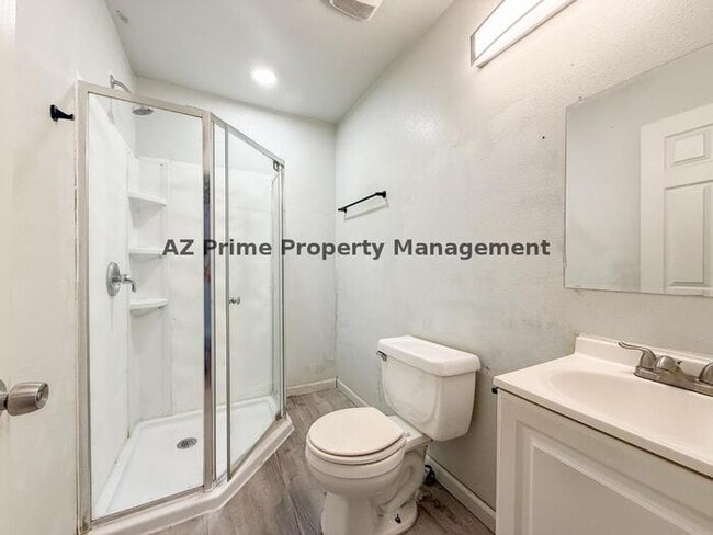 Building Photo - 2427 W Yavapai St