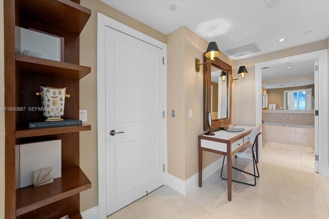 Building Photo - 17121 Collins Ave