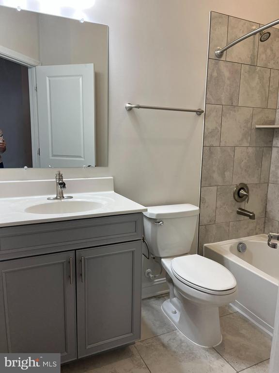 Building Photo - 1225 Fenwick Rd