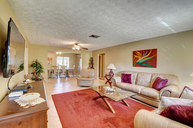 Building Photo - 14425 Amapola Way