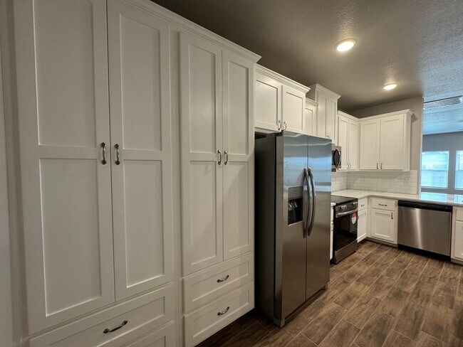 Building Photo - 5403 Rose Gdn Lp