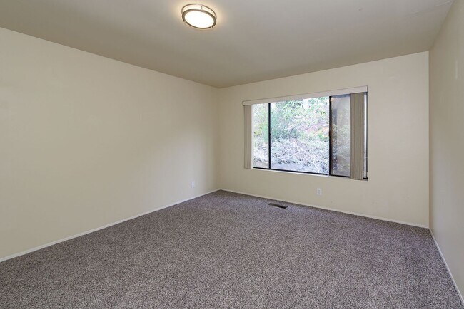 Building Photo - Spacious SDSU Townhome For Rent!