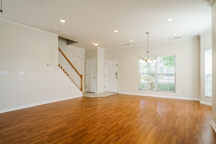Building Photo - 813 Stackhurst Way