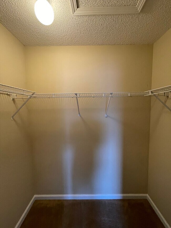 Building Photo - Foxhill Commons