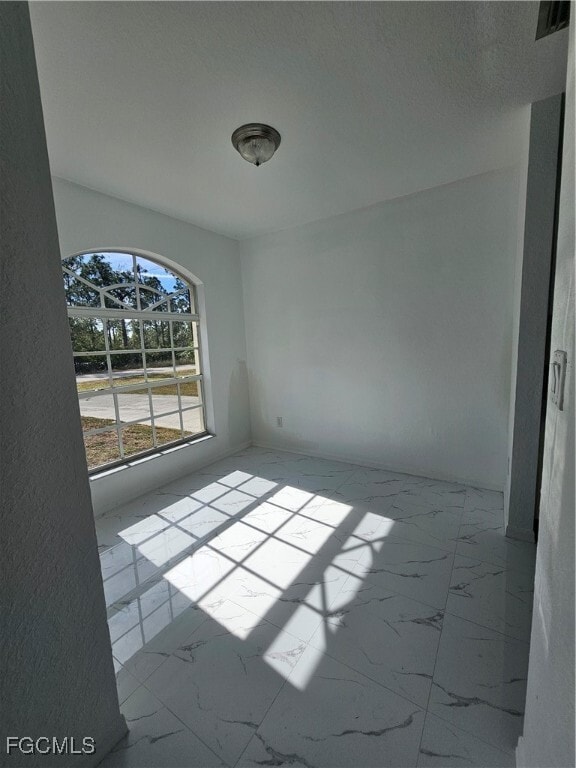 Building Photo - 1127 Croquet St E