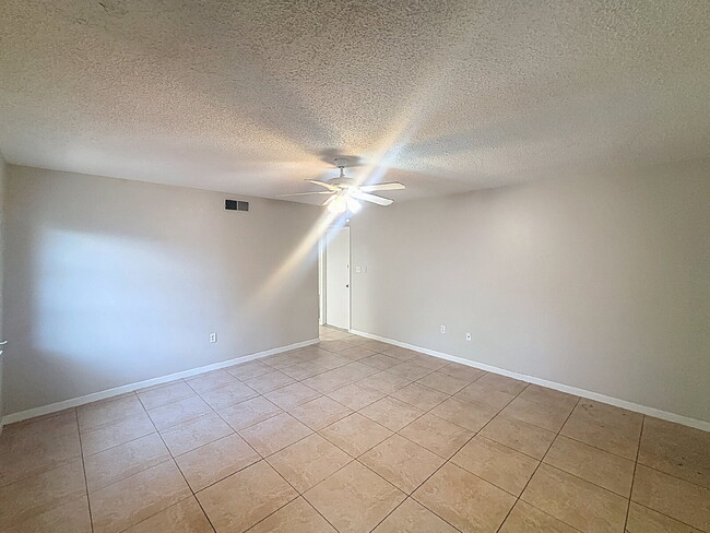 Building Photo - 10597 101st Ave