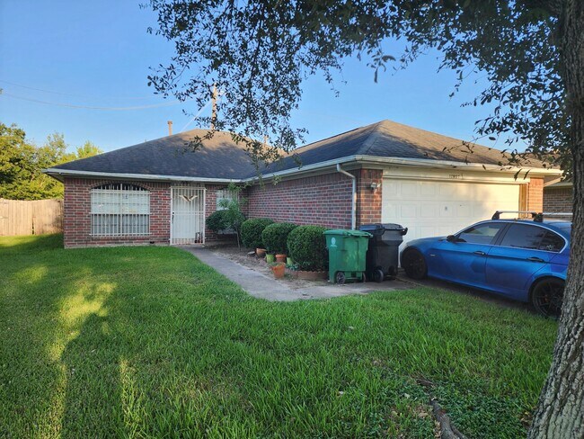 Primary Photo - 12807 Ambrose St