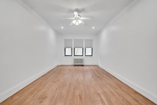 Building Photo - 137 Englewood Ave