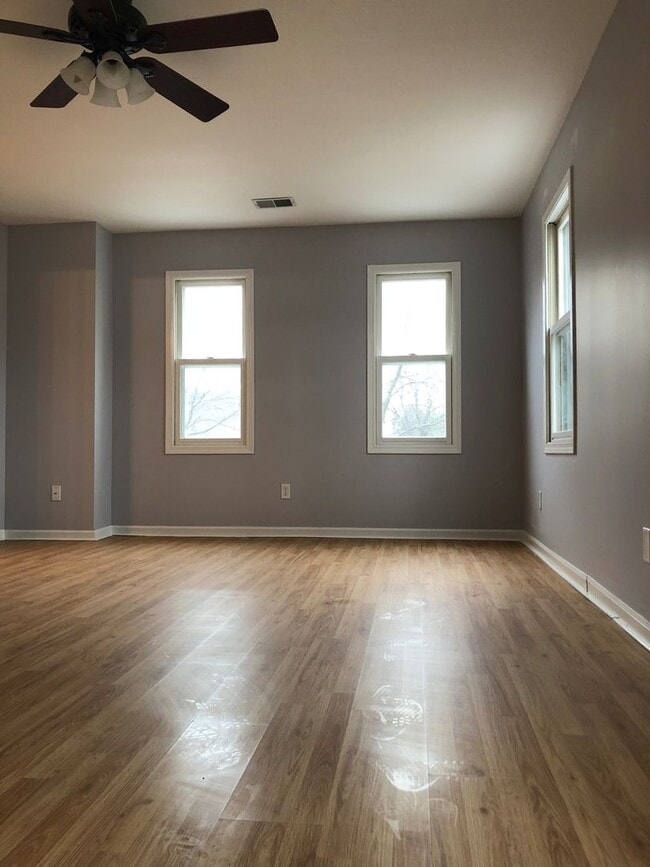 Building Photo - Beautiful White Caps Single Family Home