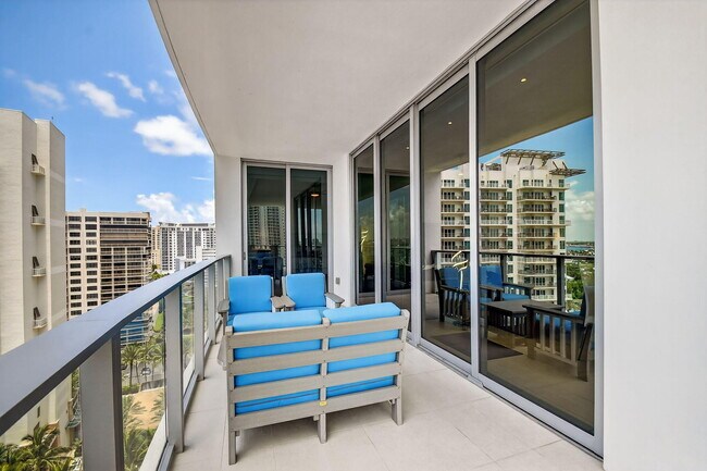 Building Photo - 3100 N Ocean Dr