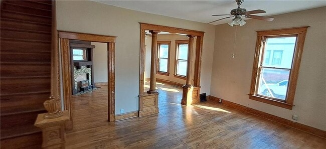 Building Photo - 2517 Olive St