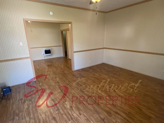Building Photo - Super cute, good sized, one bedroom home one block from campus!