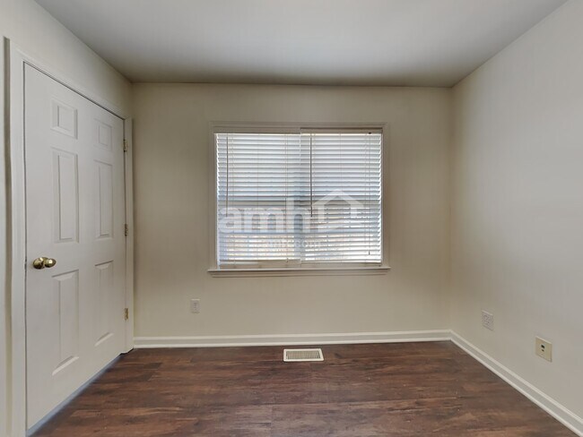 Building Photo - 1512 Birkdale Ct