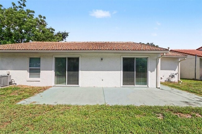 Building Photo - 10157 Bluff Ct