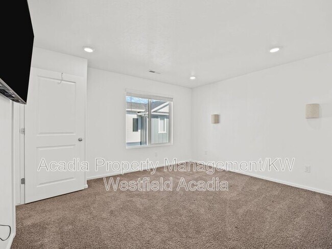 Building Photo - 3966 N Eagle Point Ln