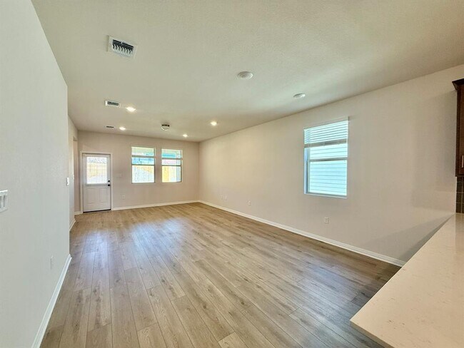 Building Photo - 617 Palo Brea Lp