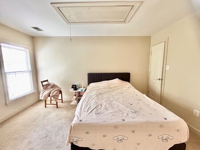 Building Photo - 10503 Aubinoe Farm Dr