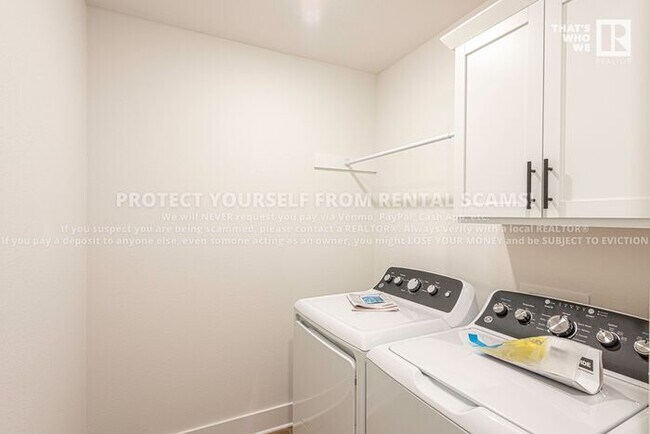 Building Photo - 51 W Pitts St