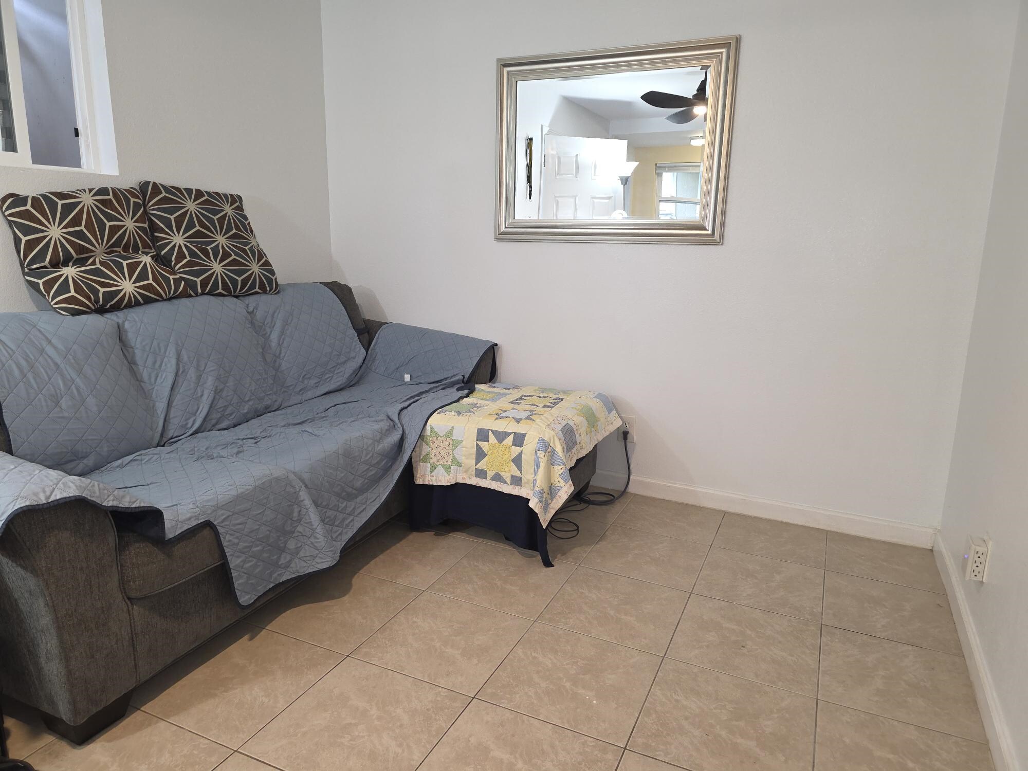 Building Photo - 2407 Saint Louis Dr