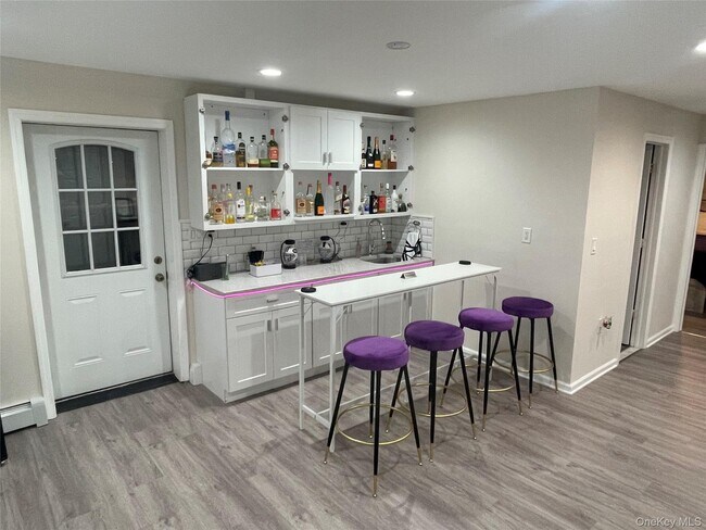 Building Photo - 250 New York Ave