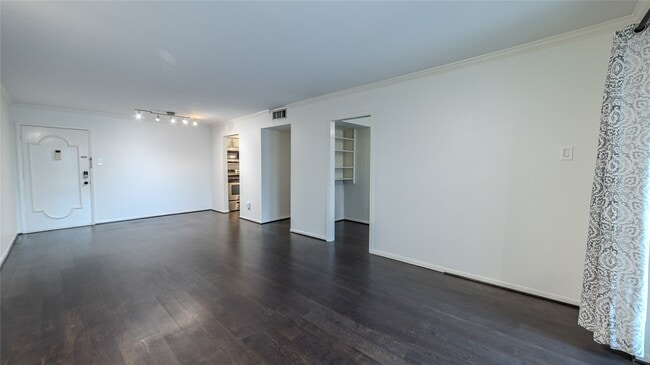 Building Photo - 7575 Katy Fwy