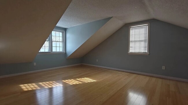 Building Photo - 27 Colonial Dr