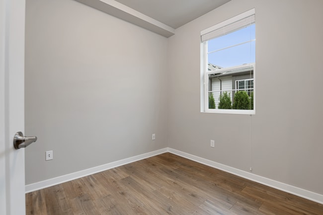 Building Photo - Spacious 3-Bedroom Townhome | 1,484 Sq Ft ...