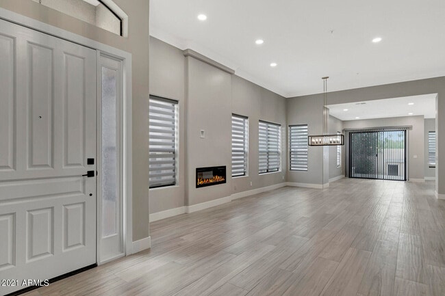 Building Photo - 7525 E Gainey Ranch Rd