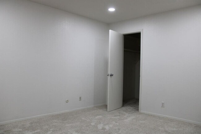 Building Photo - 6060 Birchbrook Dr