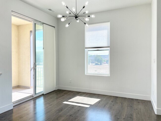 Building Photo - Gorgeous Townhome in South Jordan!
