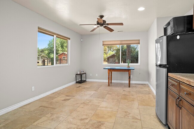Building Photo - 2629 N Twin Oaks Valley Rd