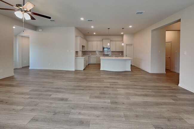 Building Photo - Brand-New Luxury Living in a Prime Fort Worth Location!