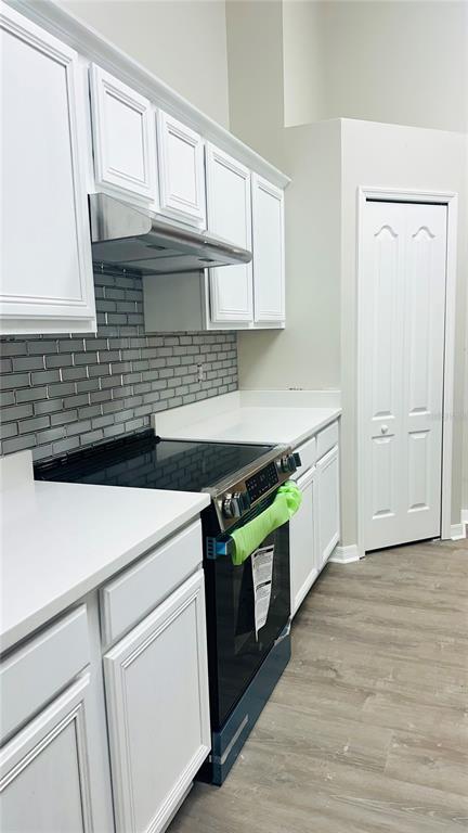 Building Photo - 10934 Versailles Blvd