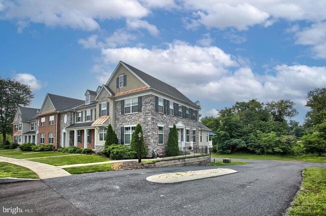 Building Photo - 4755 Laurel Valley Ln