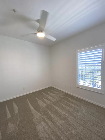 Building Photo - 2060 Willow Hammock Cir