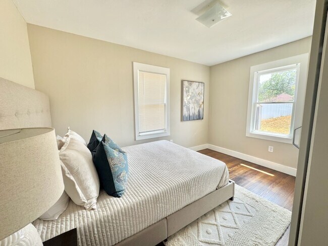 Building Photo - 2109 27th St