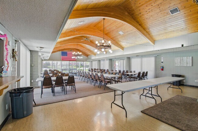 Building Photo - Highly Desirable Double Wide 55+ Home in Rancho Escondido!