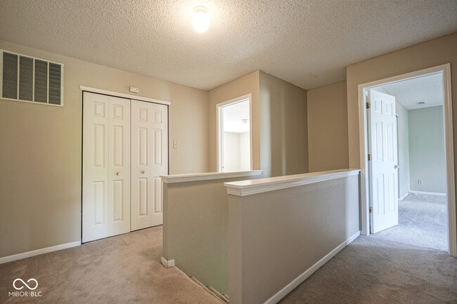 Building Photo - 10155 Holly Berry Cir