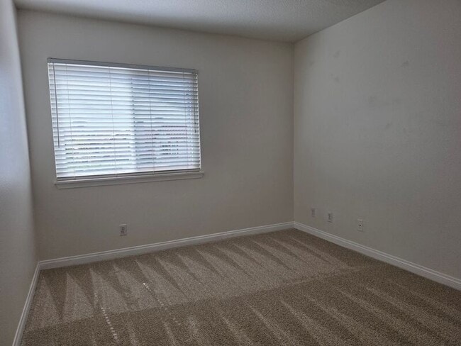 Building Photo - 27875 Avenida Armijo