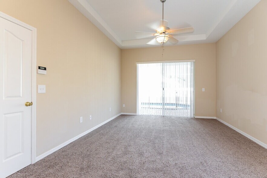 Building Photo - 6910 Cohasset Cir
